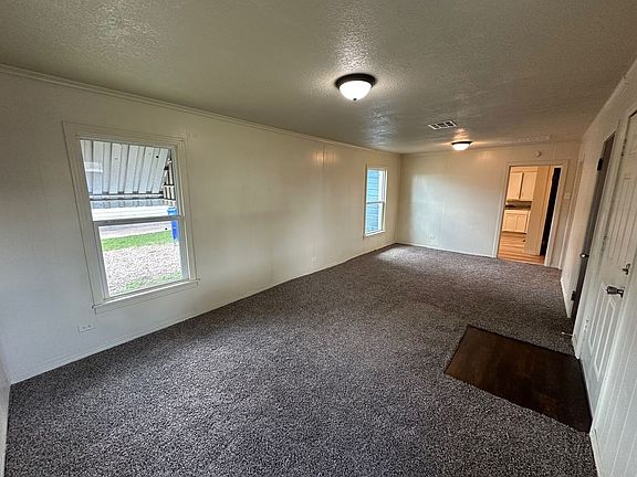 3rd image of 3909 Roselawn Dr