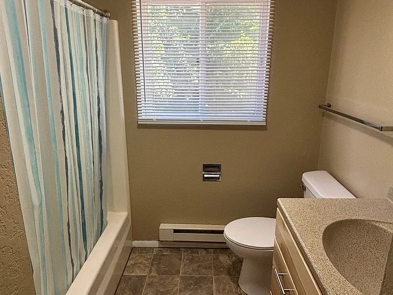2950 Wildwood Dr #4 — Photo 9