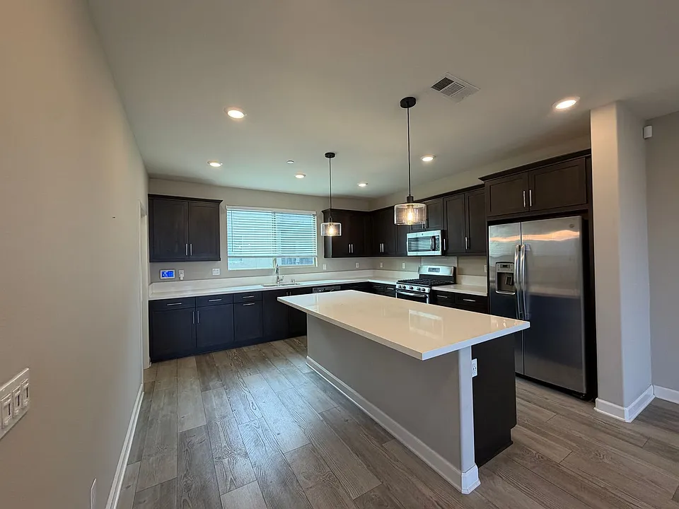 1922 Strata St #5