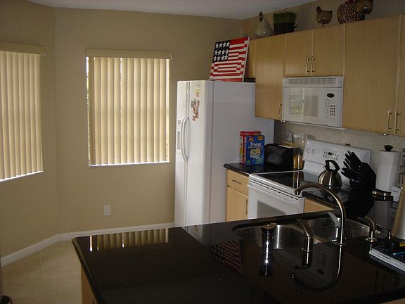 Large Bright Kitchen