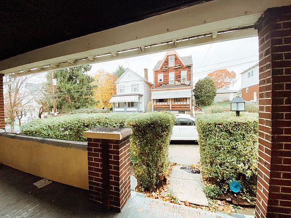 4th image of 2937 Sacramento Ave