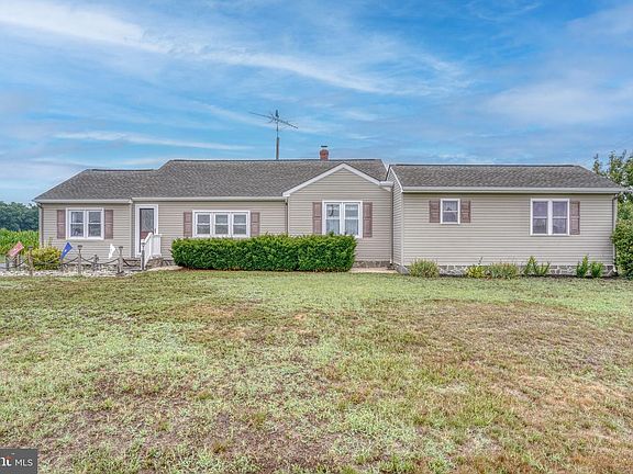 4th image of 22441 Cedar Beach Rd