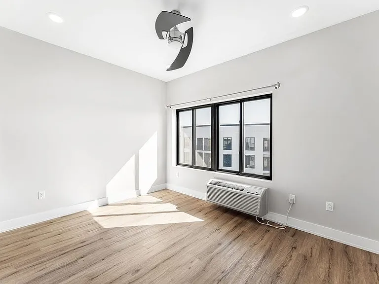 1 Flagship St #406 — Photo 12
