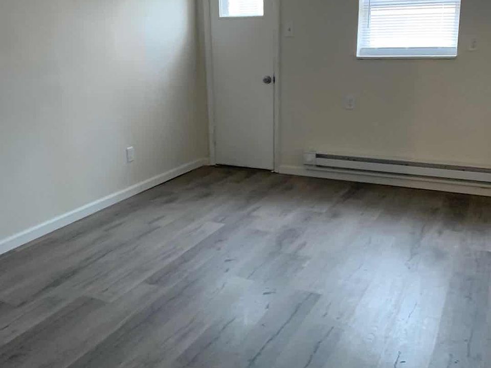 1st image of 2328 S 8th St Floor 2