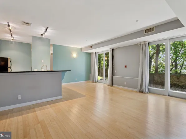 182 Gay St APT 301, Philadelphia, PA 19128
