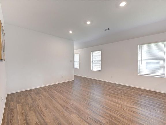 5th image of 5907 Longhorn Run Ln
