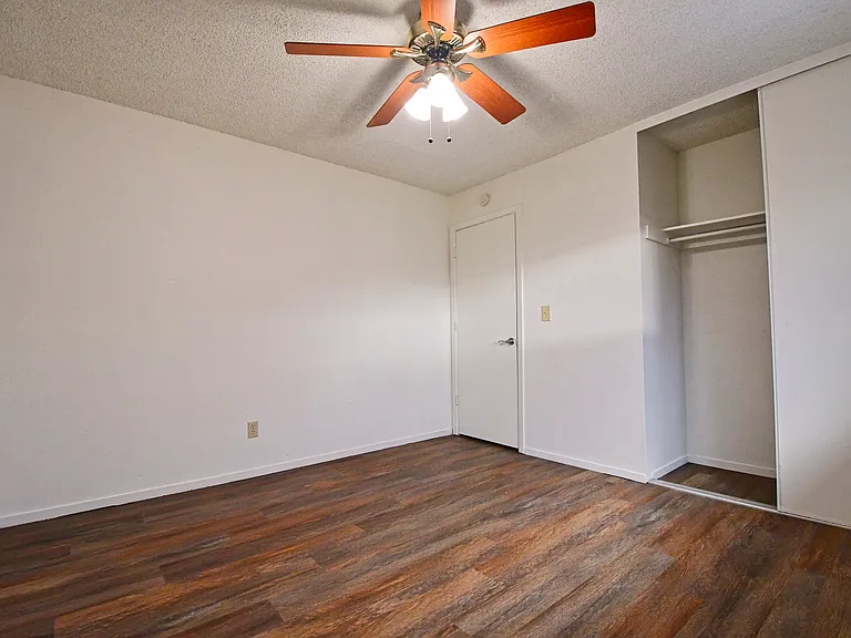 1600 E Long St #4 — Photo 8