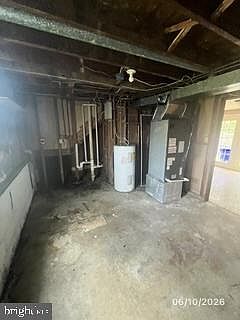 2nd image of 608 Greenbriar Ln