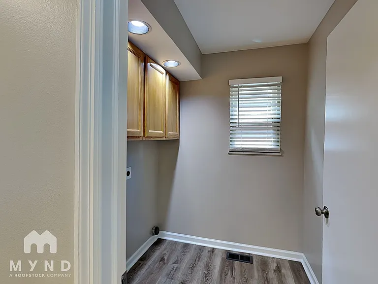 83 Woodrow Ave — Photo 22