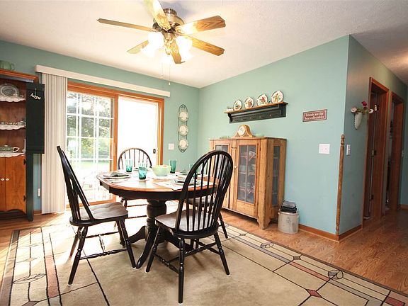 5th image of 115 Claremont Cir