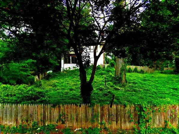 826 Edgewood Ave, Trenton, NJ 08618