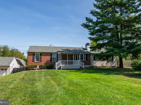 137 School Dr, Kintnersville, PA 18930