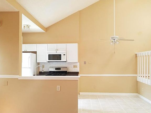 5th image of 1432 Dighton Ct