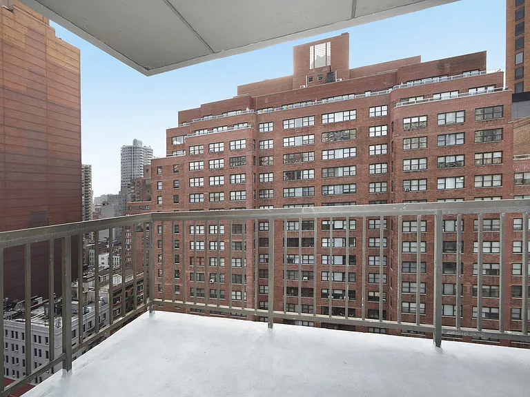 115 E 34th St #1504 — Photo 4