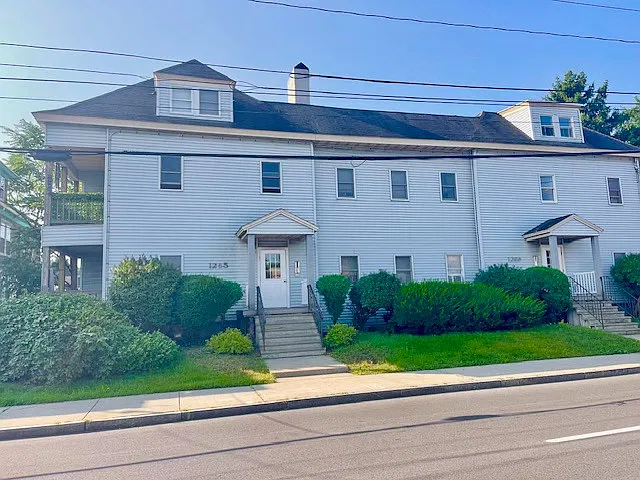 1 bed, $975 — Photo 1