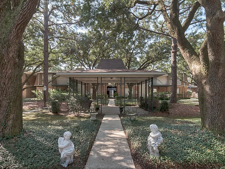 Maison De Ville Outdoor Gazebo