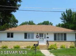122 Washington Ave, Alden, MN 56009