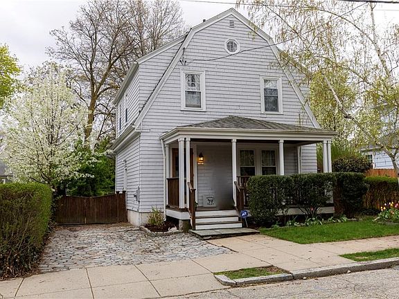 2nd image of 11 Woodbury St