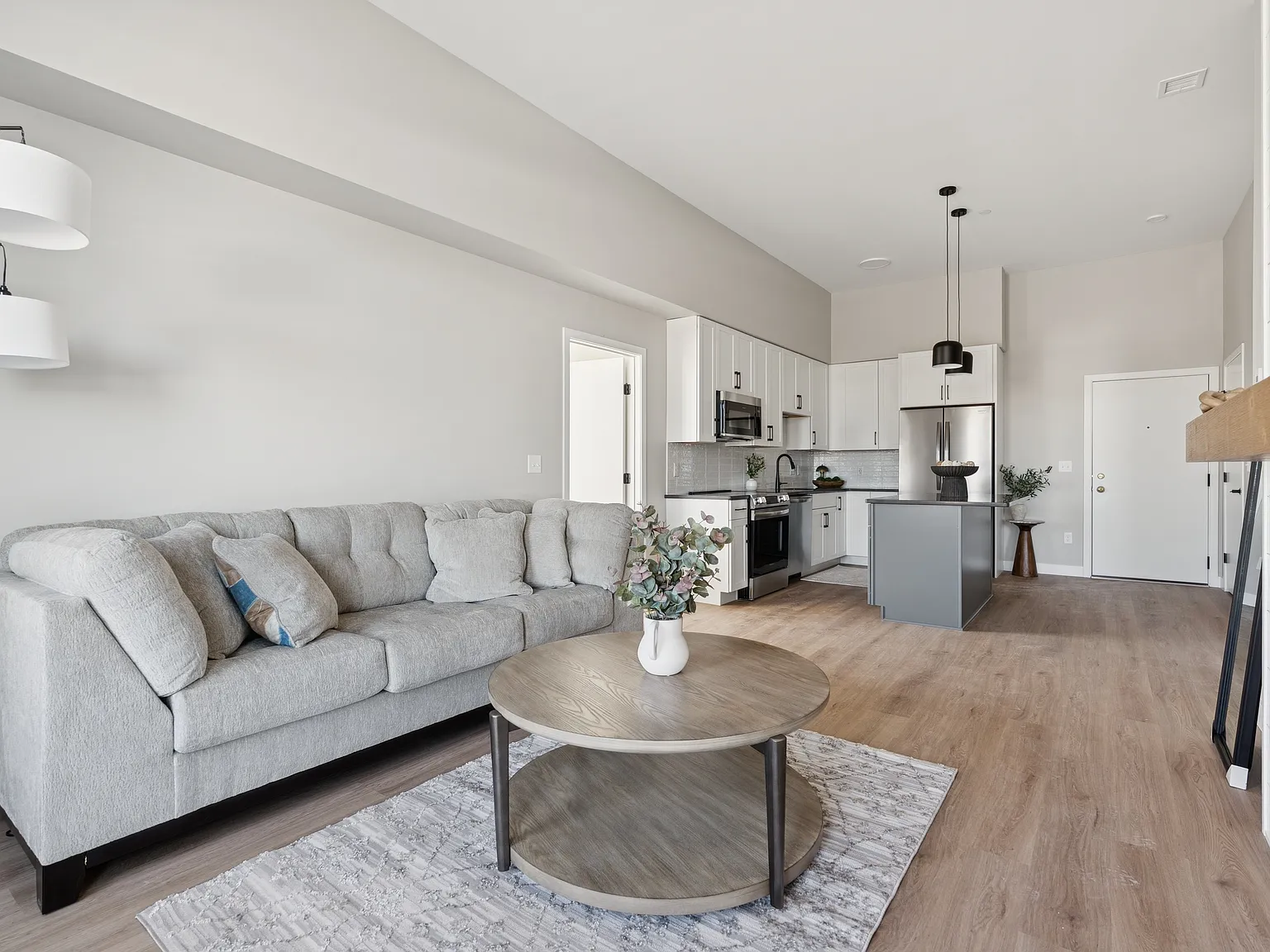 1 bed, 682 sqft, $2,545 — Photo 1