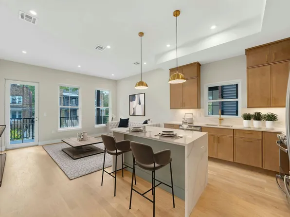 24 Clinton Avenue image 3 of 23