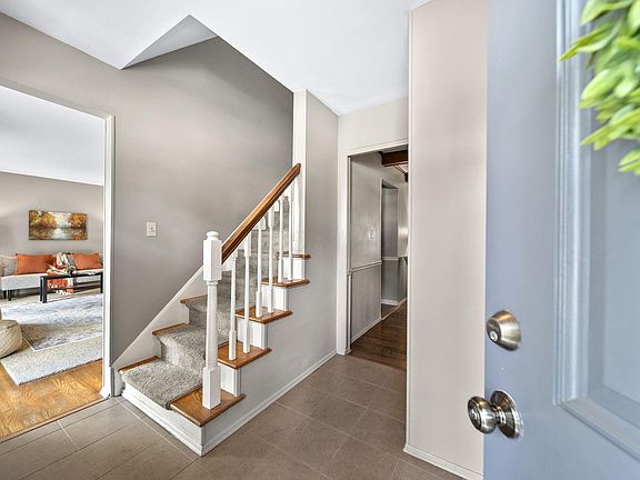 4th image of 6951 Ardelle Dr