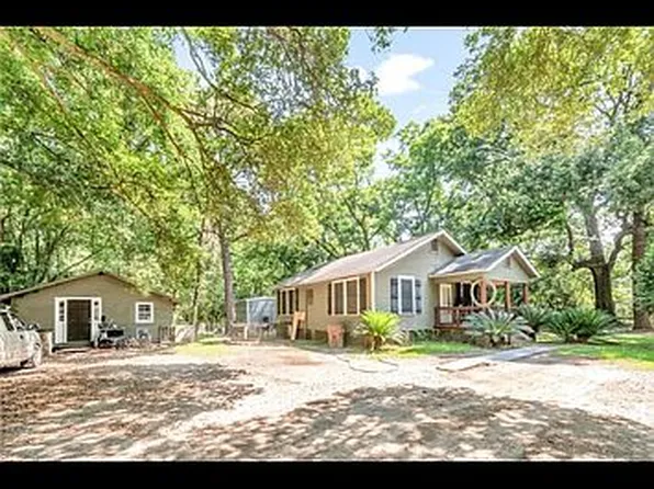 2516 Club House Rd, Mobile, AL 36605