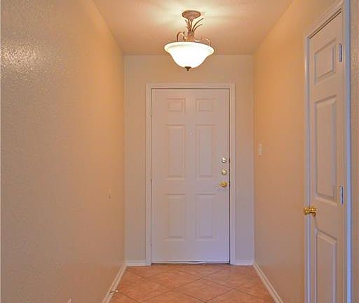 4th image of 4710 Aspen Dr