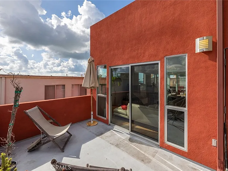 701 Loma Dr — Photo 37