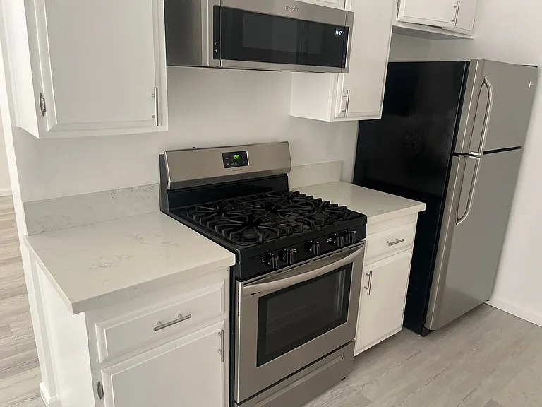 148 N. St Andrew Pl. — Photo 26