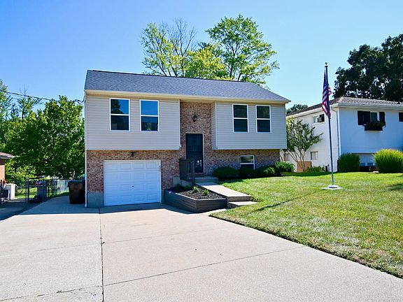 3rd image of 10 Orchard Dr