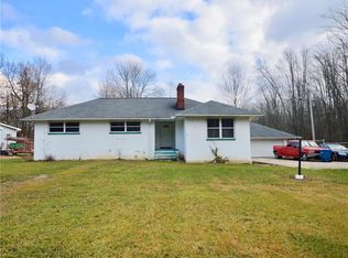7863 Bronson Rd, Olmsted Township, OH 44138