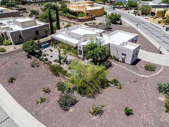 3rd image of 1125 W Camino Monte Cristo