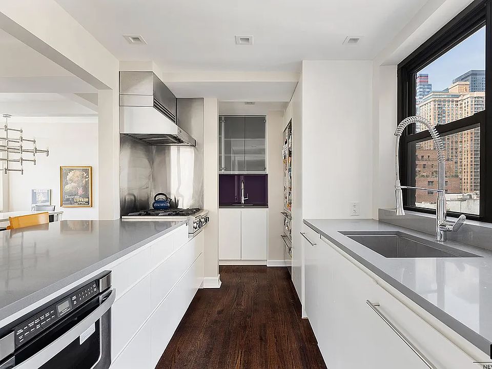 1st image of 400 E 52nd St APT 9F