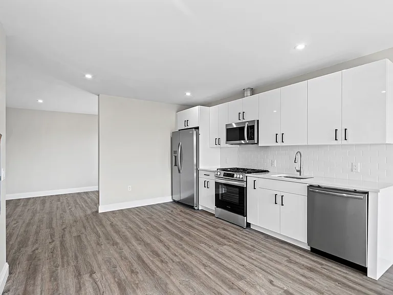 8501 Kennedy Blvd #305 — Photo 5