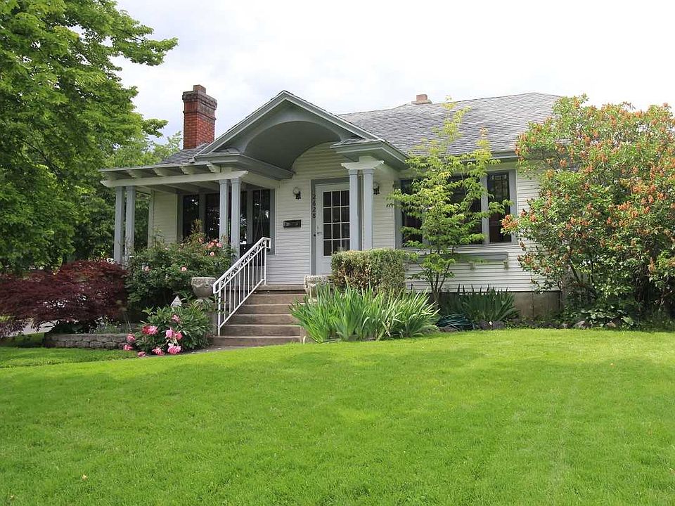 1st image of 2628 W Courtland Ave
