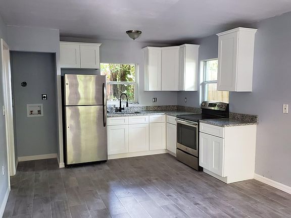 3rd image of 2809 Keystone Dr #B