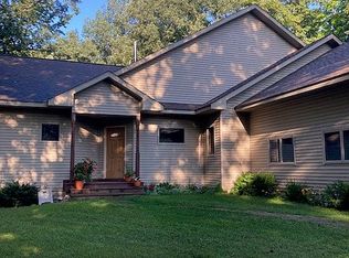 1656 White Oak Ln, Interlochen, MI