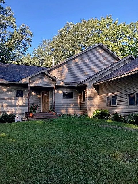 1656 White Oak Ln photo 1