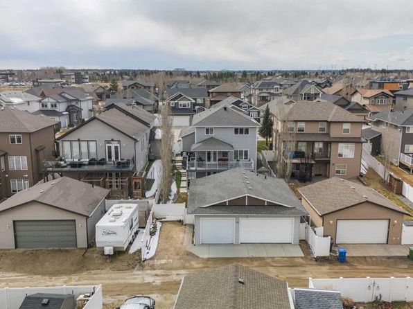 19 W Sorensen Close, Red Deer, AB T4R 0L9