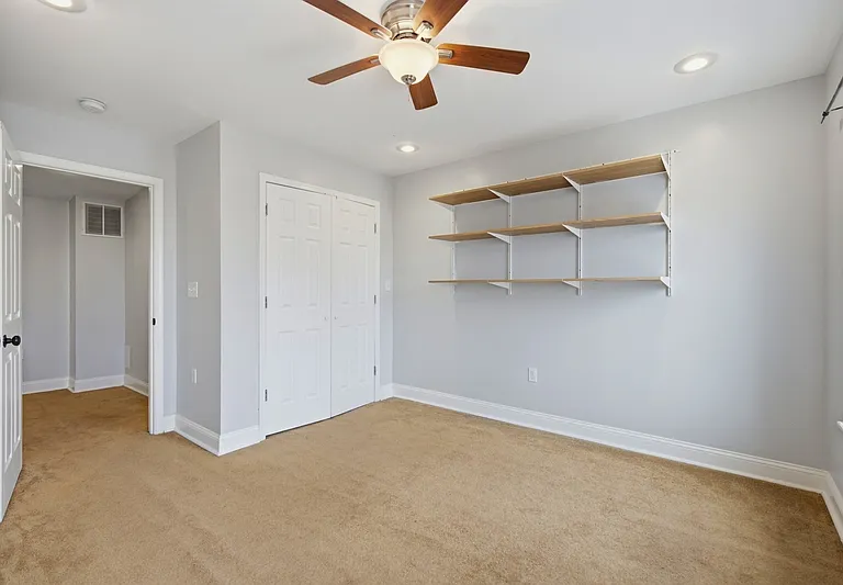 1008 W Cross St #B — Photo 13
