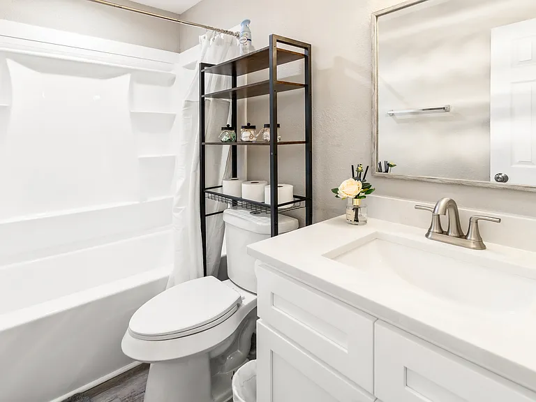 1005 Summer Court Cir #C — Photo 11