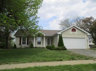 26 Vineyards Ct, Saint Charles, MO 63304