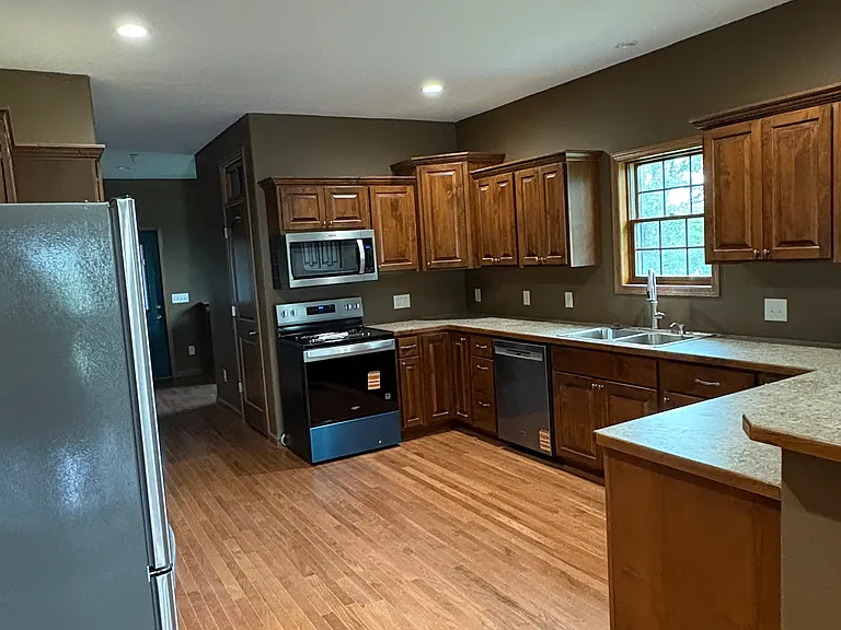 837 Elm St — Photo 2