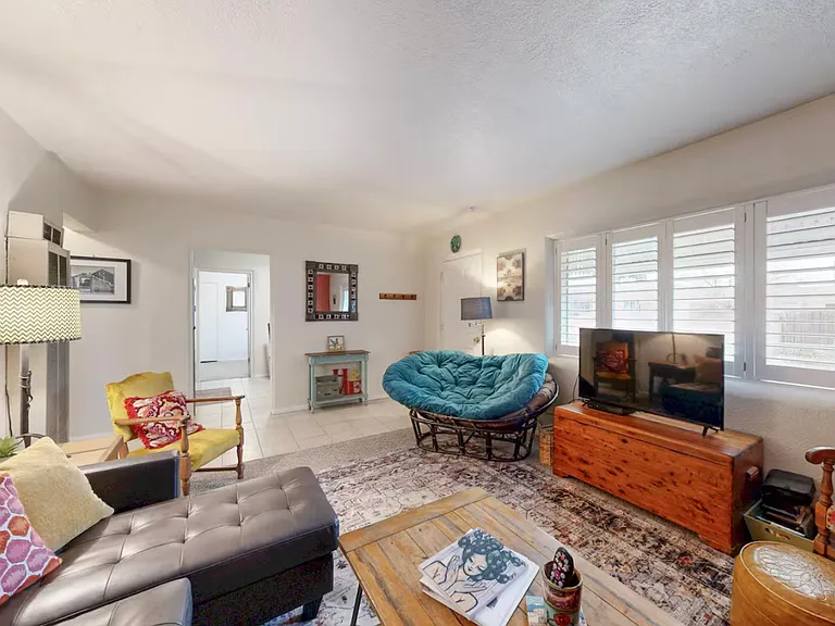 1327 Phoenix Ave NW — Photo 5