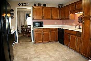 2nd image of 100 Wintergreen Ct