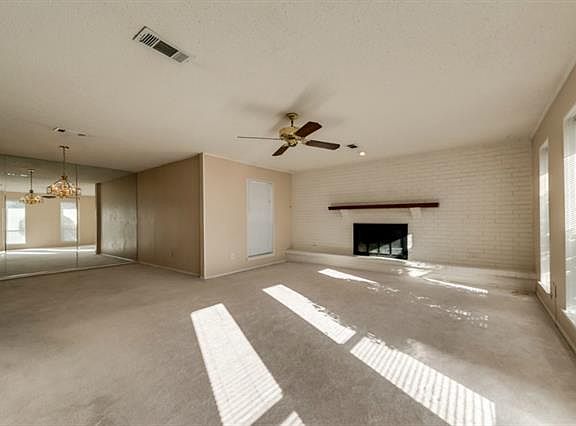 3rd image of 931 Cambridge Dr