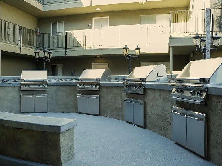 Devington Apartments — Photo 6