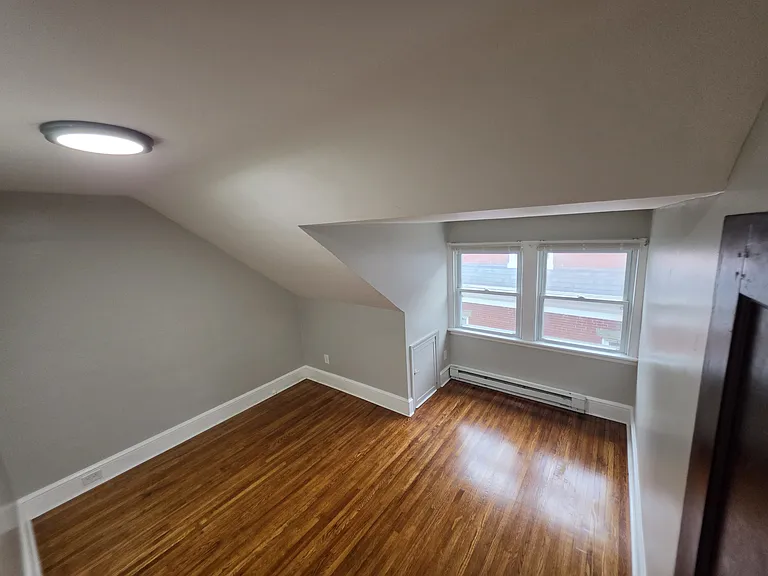 715 Oak Hill Ave #3 — Photo 6