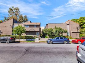 4401 Kraft Ave