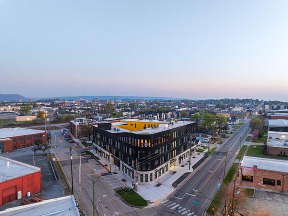 4th image of 1939 Central Ave #225